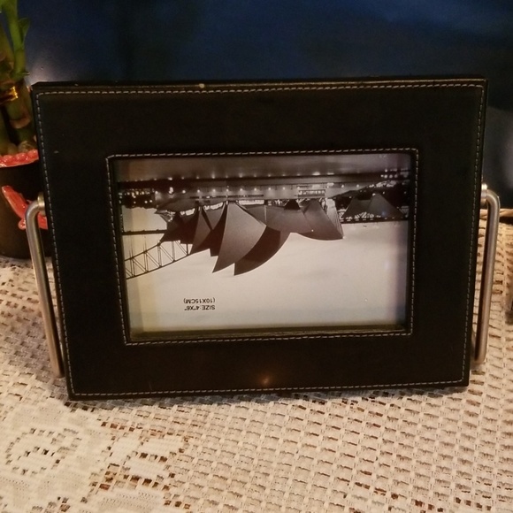 2 picture frames - Picture 6 of 7